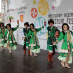 Na scenie na Rynku wystąpili uczestnicy 40 Jubileuszowego Festiwalu Harcerskiego / Wojciech Habdas / Radio Kielce