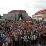 Ulicami Kielc przeszedł barwny korowód uczestników 40 Jubileuszowego Festiwalu Harcerskiego. W korowodzie wzięło udział ponad 1000 wykonawców. / Wojciech Habdas / Radio Kielce