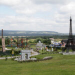 W audycji "Świętokrzyskie na fali" odwiedziliśmy we wtorek Krajno, niewielką miejscowość w gminie Górno. Park miniatur Sabat Krajno / Wojciech Habdas / Radio Kielce