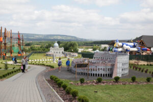 W audycji "Świętokrzyskie na fali" odwiedziliśmy we wtorek Krajno, niewielką miejscowość w gminie Górno. Park miniatur Sabat Krajno / Wojciech Habdas / Radio Kielce