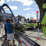 Targi Kielce - DubIt Tuning Festiwal. Na wystawie zaprezentowano także śmigłowiec. / Wojciech Habdas / Radio Kielce