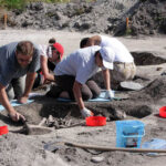 Radio Kielce na Fali w Krzyżanowicach Krzyżanowicach, gdzie odkryto pochówek tak zwanej kultury mierzanowickiej sprzed ponad dwóch tysięcy lat przed naszą erą / Radio Kielce