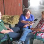 Świętokrzyskie na Fali - Przybij Piątkę z Radiem Kielce - Stadnina Koni w Michałowie. Podczas wywiadu. / Grzegorz Jamka / Radio Kielce