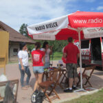 Radio Kielce w Osadzie Średniowiecznej w Hucie Szklanej w gminie Bieliny / Konrad Łużniak / Radio Kielce