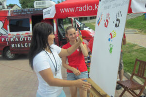 Radio Kielce w Osadzie Średniowiecznej w Hucie Szklanej w gminie Bieliny / Konrad Łużniak / Radio Kielce