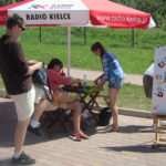 Radio Kielce w Osadzie Średniowiecznej w Hucie Szklanej w gminie Bieliny / Konrad Łużniak / Radio Kielce