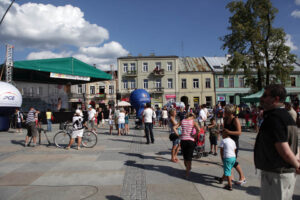 Festiwal Harcerski. Zaprezentowały się zespoły zagraniczne. Wśród nich, m. in. chór z Białorusi, zespoły wokalne z Mińska oraz grupa folklorystyczna z Iwanofrankowska. / Wojciech Habdas / Radio Kielce