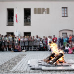 Harcerskie ognisko na Wzgórzu Zamkowym. / Wojciech Habdas / Radio Kielce