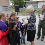 Rozstrzygnięcie Konkursu „Design się kręci”. Centrum Tańca Swing ze Szczecina, zwycięzcom konkursu nagrodę wręcza Dorota Tworek / Wojciech Habdas / Radio Kielce