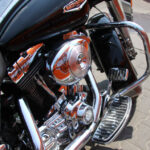 The Legend on Tour zawitał do Kielc. Na stacji BP przy ulicy Jagiellońskiej było obejrzeć kilkadziesiąt motocykli Harley Davidson / Piotr Michalski / Radio Kielce