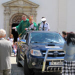 Festyn dla kierowców, pod nazwą "Assistance św. Krzysztofa". Samochody i motocykle poświęcił sandomierski biskup - senior Edward Frankowski / Stanisław Blinstrub / Radio Kielce