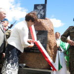 Pomnik poświęcony Powstańcom Styczniowym został odsłonięty w Ociesękach / Stanisław Blinstrub / Radio Kielce