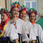 Występ zespołów folklorystycznych na kieleckim Rynku w ramach 40. Harcerskiego Festiwalu Kultury Młodzieży Szkolnej / Kamil Król / Radio Kielce