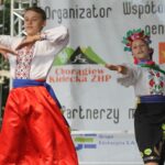 Występ zespołów folklorystycznych na kieleckim Rynku w ramach 40. Harcerskiego Festiwalu Kultury Młodzieży Szkolnej / Kamil Król / Radio Kielce