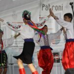 Występ zespołów folklorystycznych na kieleckim Rynku w ramach 40. Harcerskiego Festiwalu Kultury Młodzieży Szkolnej / Kamil Król / Radio Kielce