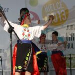 Występ zespołów folklorystycznych na kieleckim Rynku w ramach 40. Harcerskiego Festiwalu Kultury Młodzieży Szkolnej / Kamil Król / Radio Kielce