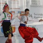 Występ zespołów folklorystycznych na kieleckim Rynku w ramach 40. Harcerskiego Festiwalu Kultury Młodzieży Szkolnej / Kamil Król / Radio Kielce