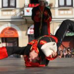 Występ zespołów folklorystycznych na kieleckim Rynku w ramach 40. Harcerskiego Festiwalu Kultury Młodzieży Szkolnej / Kamil Król / Radio Kielce