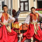 Występ zespołów folklorystycznych na kieleckim Rynku w ramach 40. Harcerskiego Festiwalu Kultury Młodzieży Szkolnej / Kamil Król / Radio Kielce