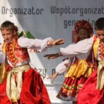 Występ zespołów folklorystycznych na kieleckim Rynku w ramach 40. Harcerskiego Festiwalu Kultury Młodzieży Szkolnej / Kamil Król / Radio Kielce