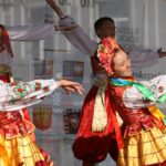 Występ zespołów folklorystycznych na kieleckim Rynku w ramach 40. Harcerskiego Festiwalu Kultury Młodzieży Szkolnej / Kamil Król / Radio Kielce