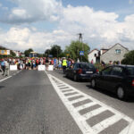 Mieszkańcy Woli Jachowej i Skorzeszyc zablokowali ruch na drodze 74 / Wojciech Habdas / Radio Kielce