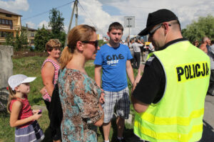 Mieszkańcy Woli Jachowej i Skorzeszyc zablokowali ruch na drodze 74 / Wojciech Habdas / Radio Kielce