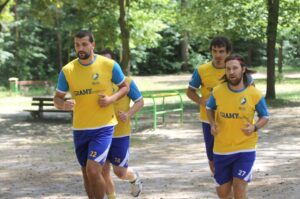 Pierwszy trening Vive Targów, od lewej: Żelijko Musa, Rastko Stojković (zasłonięty), Denis Buntić i Ivan Cupić / Kamil Król / Radio Kielce