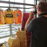 Wystawa "40 lat minęło - zawsze razem", przygotowana z okazji 40-lecia klubu piłkarskiego Korona Kielce / Wojciech Habdas / Radio Kielce