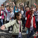 Ulicami Kielc przeszedł barwny korowód uczestników 40 Jubileuszowego Festiwalu Harcerskiego / Wojciech Habdas / Radio Kielce