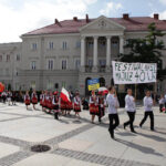 Ulicami Kielc przeszedł barwny korowód uczestników 40 Jubileuszowego Festiwalu Harcerskiego / Wojciech Habdas / Radio Kielce