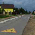 Mieszkańcy Leszczyn i Bęczkowa skarżą się na brak chodników przy drogach. / Paweł Klepka / Radio Kielce