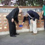 67 rocznica pogromu kieleckiego - Odsłonięcie kolejnej tabliczki na murze Sprawiedliwi Wśród Narodów / Stanisław Blinstrub / Radio Kielce