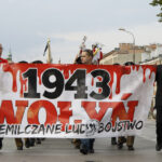 Marsz z Katedry na cmentarz przy ulicy Ściegiennego / Stanisław Blinstrub / Radio Kielce