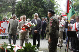 Kwiaty składają przedstawiciele Zarządu Regionu Świętokrzyskiego NSZZ Solidarność / Stanisław Blinstrub / Radio Kielce