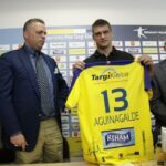 Julen Aguinagalde zagra w Vive z numerem 13 / Kamil Król / Radio Kielce