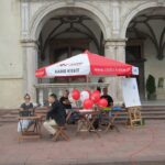 Świętokrzyskie na Fali. Przybij Piątkę z Radiem Kielce na dziedzińcu Muzeum Narodowego w Kielcach. / Konrad Łużniak / Radio Kielce