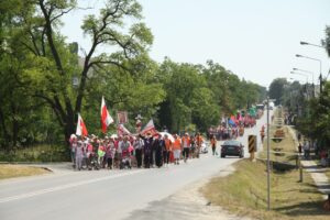 32. pielgrzymka na Jasną górę dotarła do Kielc. / Piotr Michalski / Radio Kielce