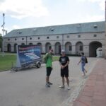 Świętokrzyskie na Fali. Przybij Piątkę z Radiem Kielce na dziedzińcu Muzeum Narodowego w Kielcach. / Konrad Łużniak / Radio Kielce