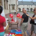 Świętokrzyskie na Fali. Przybij Piątkę z Radiem Kielce na dziedzińcu Muzeum Narodowego w Kielcach. / Konrad Łużniak / Radio Kielce