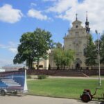 Świętokrzyskie na Fali. Przybij Piątkę z Radiem Kielce na dziedzińcu Muzeum Narodowego w Kielcach. / Konrad Łużniak / Radio Kielce