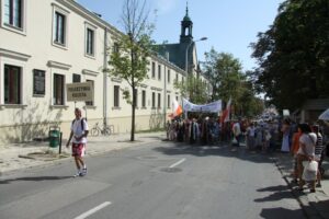 32. pielgrzymka na Jasną górę dotarła do Kielc. / Piotr Michalski / Radio Kielce