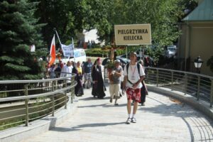 32. pielgrzymka na Jasną górę dotarła do Kielc. / Piotr Michalski / Radio Kielce