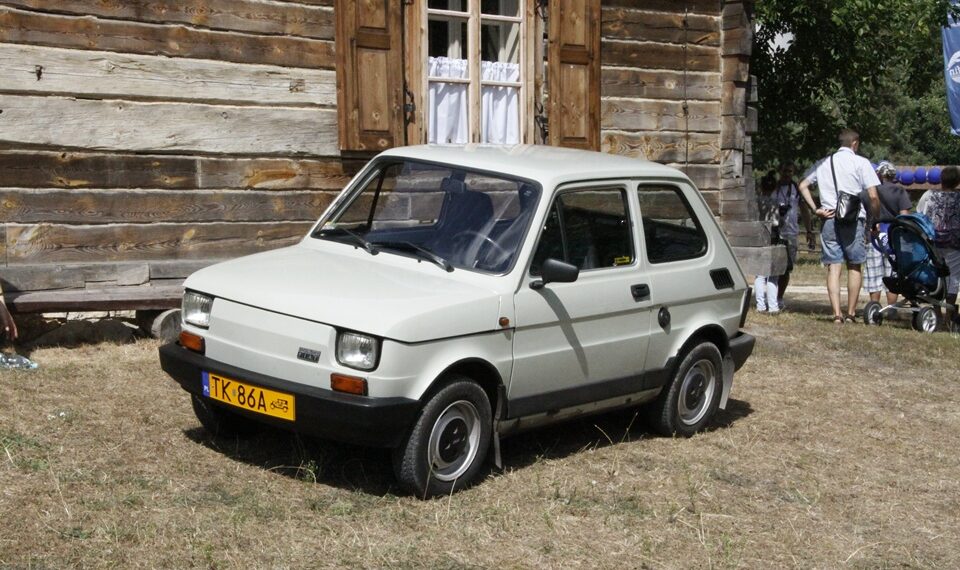 Zlot SHL w Tokarni -fiat 126p to już zabytek... / Stanisław Blinstrub / Radio Kielce