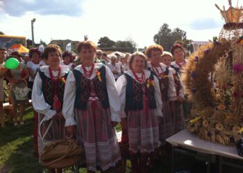 Dożynki Powiatu Jędrzejowskiego w Wodzisławiu / Ewa Pociejowska-Gawęda / Radio Kielce