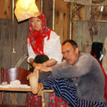 20 osobowa grupa dzieci i młodzieży ze Smoleńska, należących do stowarzyszenia „Dom Polski” - przyjechała do Kielc na zaproszenie agencji konsularnej Rzeczpospolitej Polskiej i Świętokrzyskiego Urzędu Marszałkowskiego. Odwiedzili min. Kapkazy