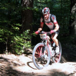 Setki kolarzy brały dziś udział w szóstym etapie Świętokrzyskiej Ligi Rowerowej / Krzysztof Żołądek / Radio Kielce