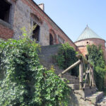 W poniedziałek nasz wakacyjny program "Świętokrzyskie na fali. Przybij piątkę z Radiem Kielce" gościł w dworze obronnym w Modliszewicach, który powstał w końcu XVI w., a zbudował go Andrzej Dunin Modliszewski. / Konrad Łużniak / Radio Kielce