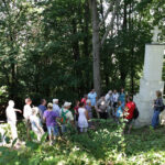 2013.08.03 Osoby niewidome i słabowidzące zwiedziły Klasztor Pallotynów i wzgórze na kieleckiej Podkarczówce. / Wojciech Habdas / Radio Kielce