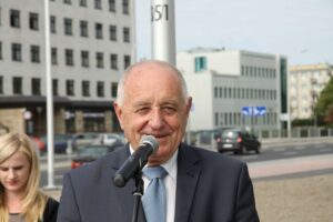 Rektor Politechniki Świętokrzyskiej profesor Stanisław Adamczak / Radio Kielce
